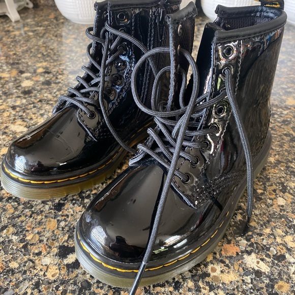 Dr. Martens - TODDLER - Size 9 - Picture 1 of 6